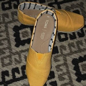 TOMS Women's Yellow Slip-On Shoes
